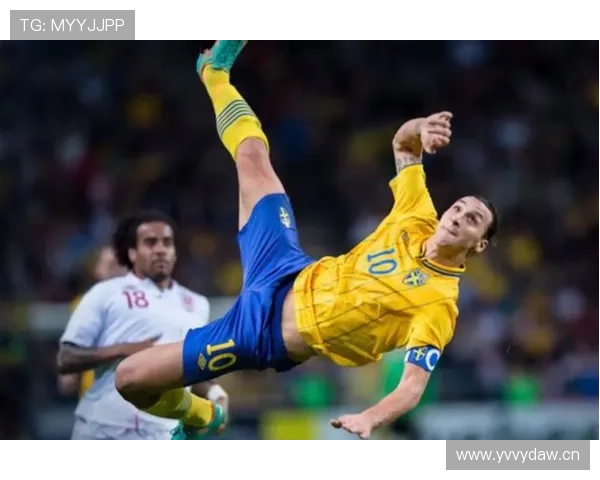 伊布与吉鲁在前场驱动下形成差异化进攻结构 伊布与吉鲁在前场驱动下形成差异化进攻结构