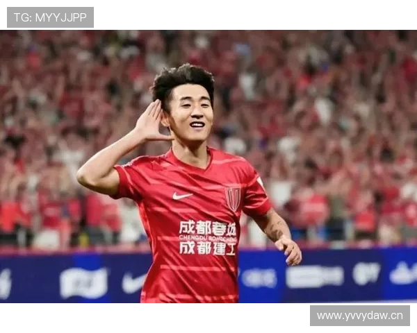 韦世豪私下喝的水比我的月租还贵