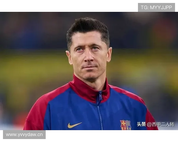 哎哟，莱万多夫斯基超市结账那一篮东西，我一个月工资还差不多